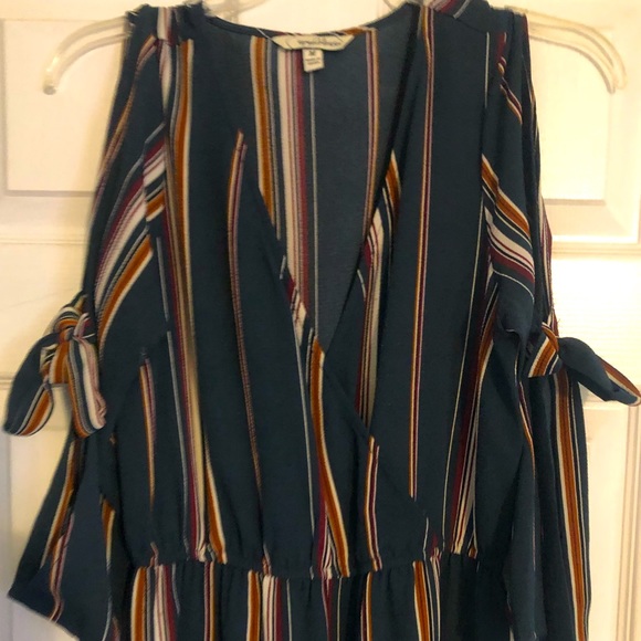 Beautiful Striped Jumpsuit size Medium - Picture 3 of 11